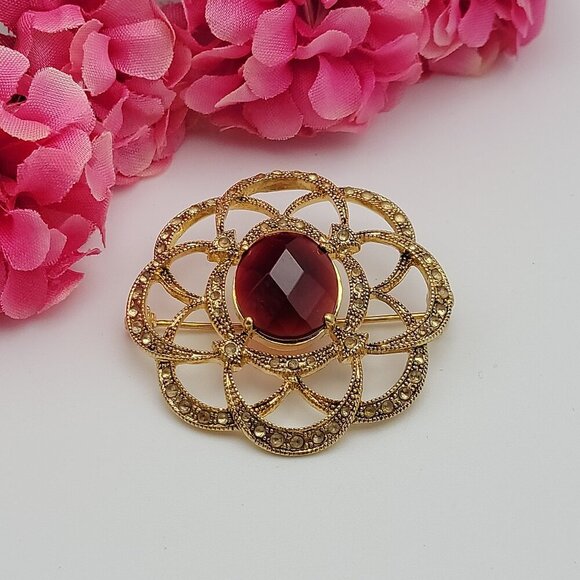 Vintage Monet Flower Brooch Gold Tone Clear And Red Rhinestone 45 mm Signed - Picture 1 of 7
